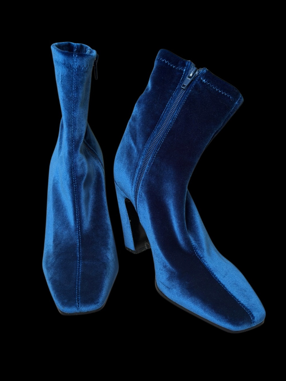 STUNNING Steve Madden Blue Velvet Square Toe Ankle Boots